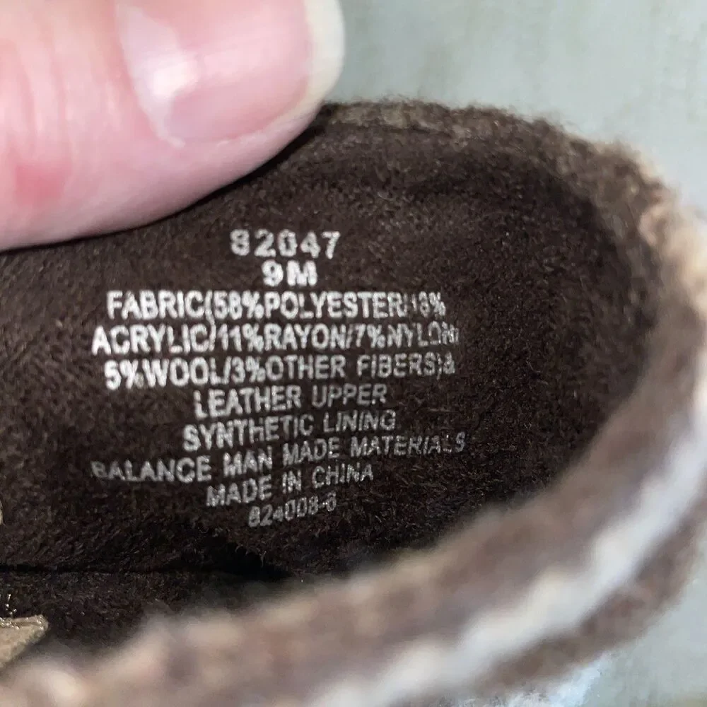 Minnetonka Women’s Fabric Top Booties Size 9 M Brown Leather Grip Sole Comfort